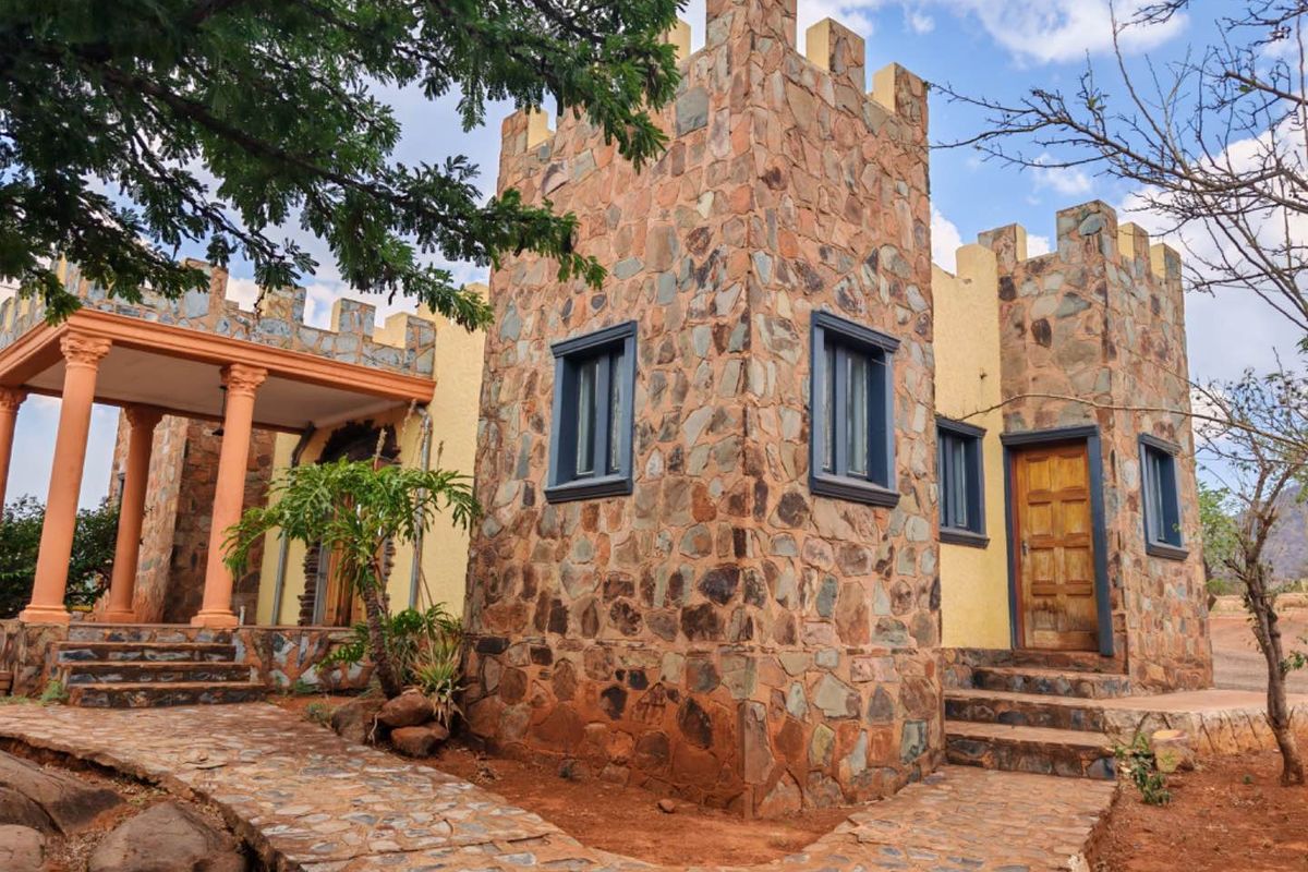 14 Bedroom Lodge With  Chapel For Sale - Photo 3