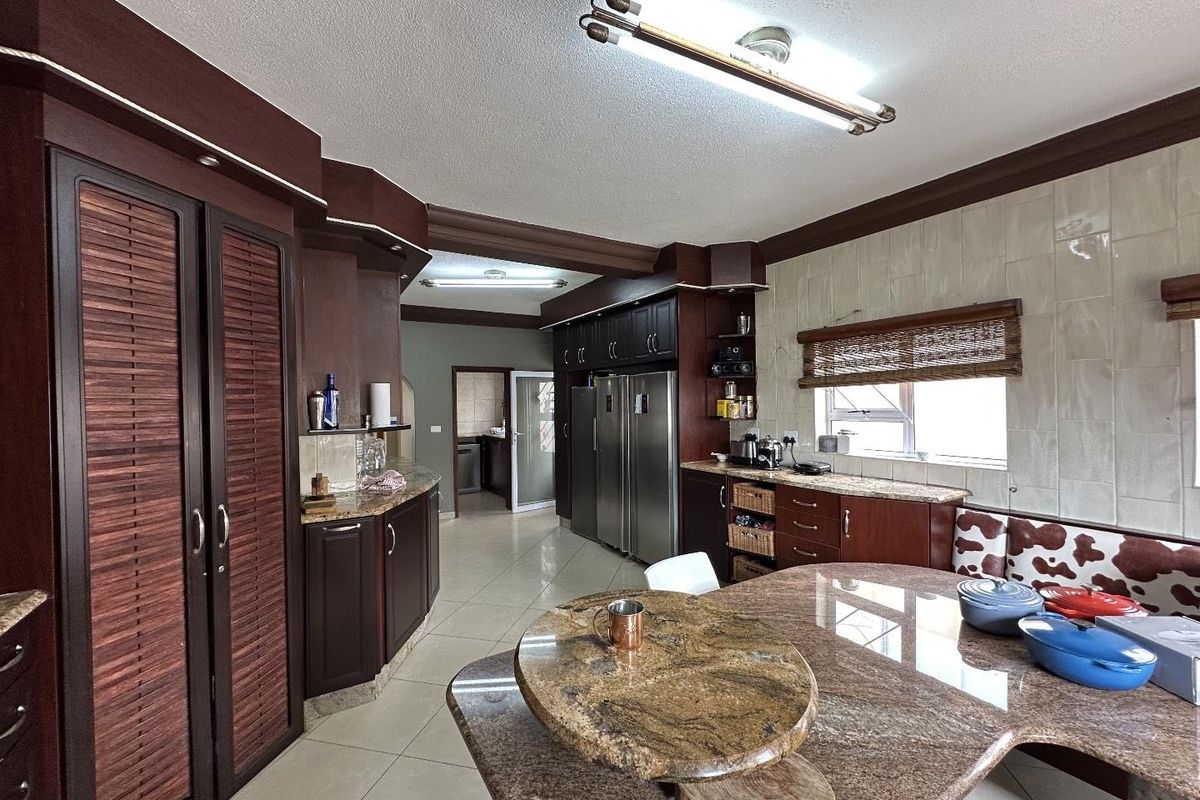 SPACIOUS 4 BEDROOM HOME WITH FLATLET AND GARDEN FOR RENT, SWAKOPMUND, VINETA - Photo 4