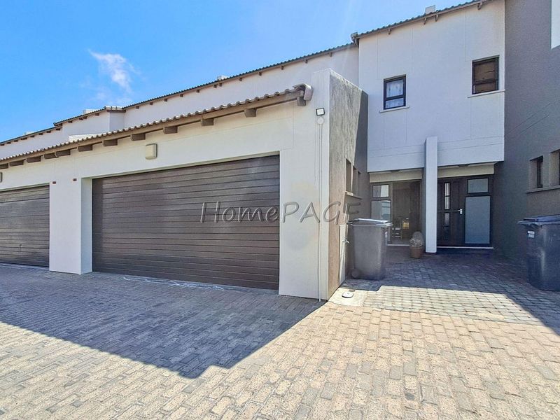 Fairway Estates, Walvis Bay:  2 Bedr Double Storey Unit is for Sale - Photo 3