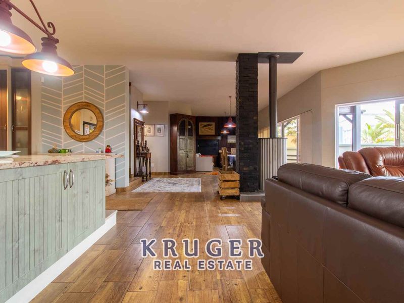 ARCHITECTURAL MASTERPIECE - Photo 3