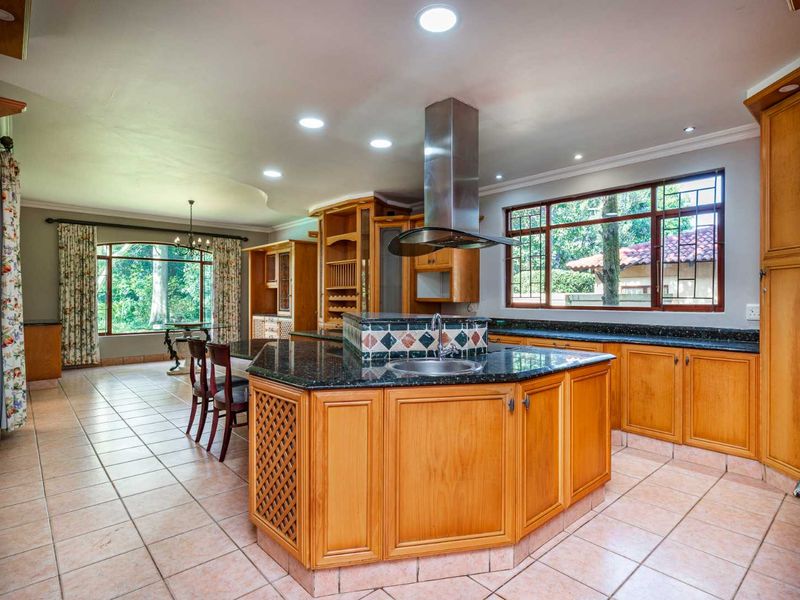 Exclusive Family Home, Perfectly Positioned. - Photo 8