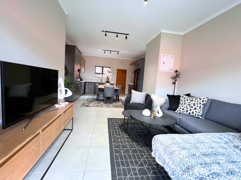 Exceptional living meets modern convenience in the heart of Rietvalleirand. - Photo 4