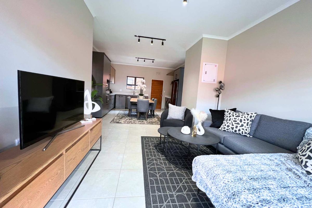Exceptional living meets modern convenience in the heart of Rietvalleirand. - Photo 4