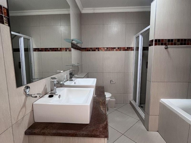 FOR SALE | LE MONT COMPLEX, Avis, Windhoek 2 Bedroom | 2 Bathroom Duplex | N$2,350,000 - Photo 6