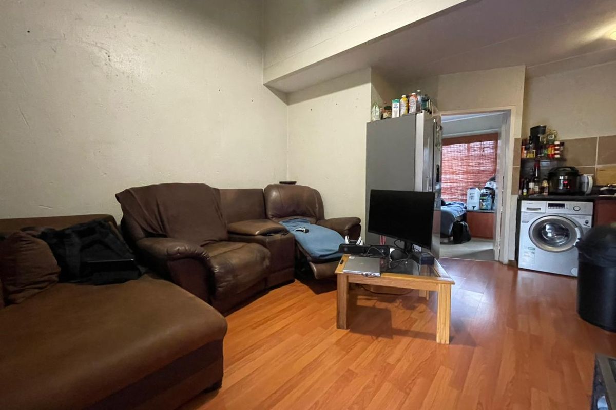 BEAUTIFUL DUPLEX FOR SALE IN ROOIHUISKRAAL NORTH!! - Photo 5