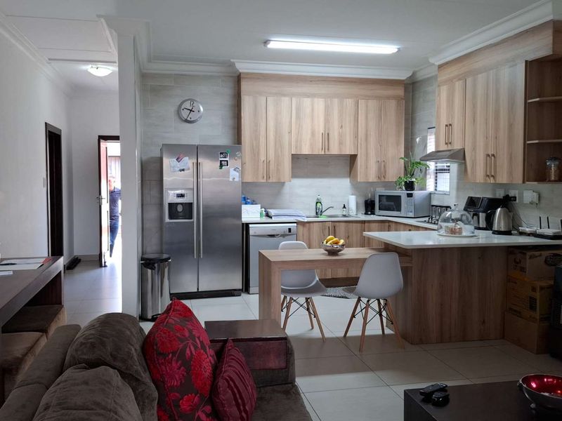 Modern Living in Secure Nature Estate - Photo 8