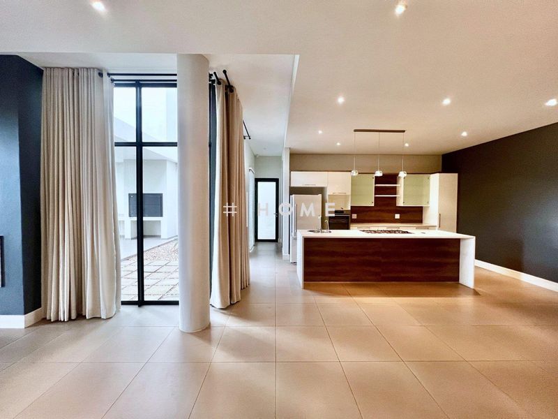 Exquisite townhouse for sale - Photo 2