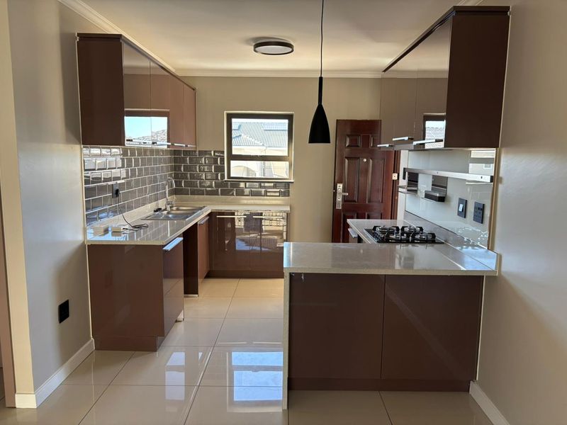 Pristine property in the heart of a complex in Centurion - Photo 7