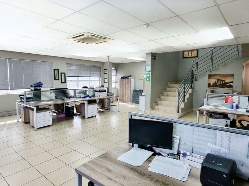 1,873m2 warehouse with dock-level access, yard, and N2 visibility | Available Aug 2025 in Durban North’s logistics zone - Photo 5