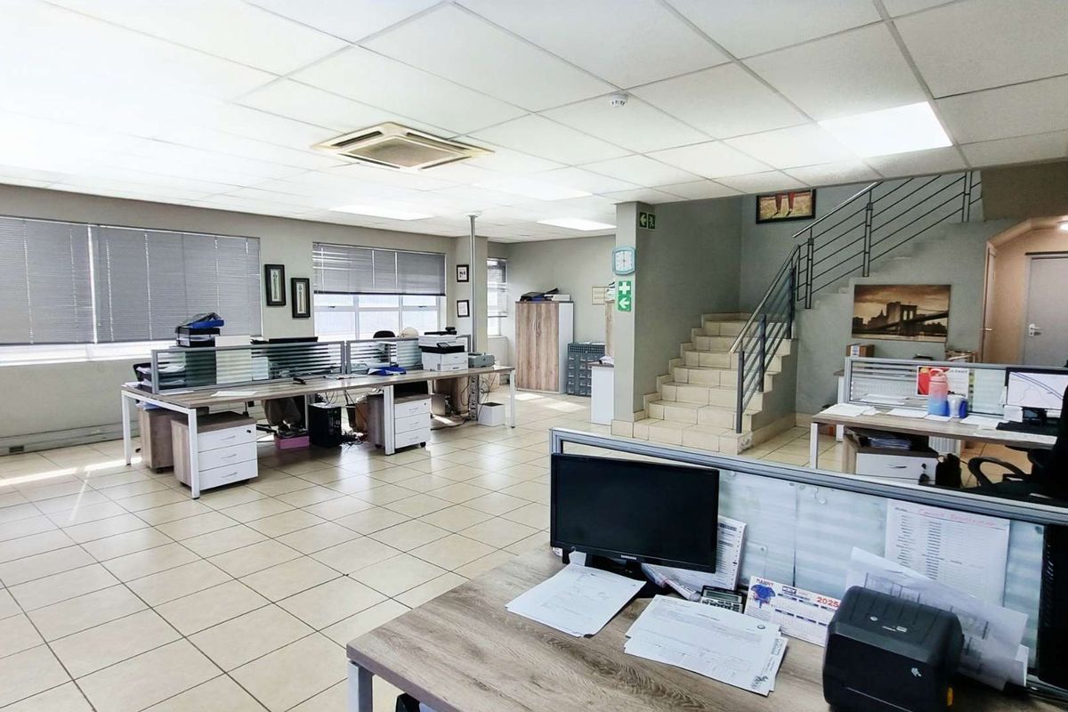 1,873m2 warehouse with dock-level access, yard, and N2 visibility | Available Aug 2025 in Durban North’s logistics zone - Photo 5