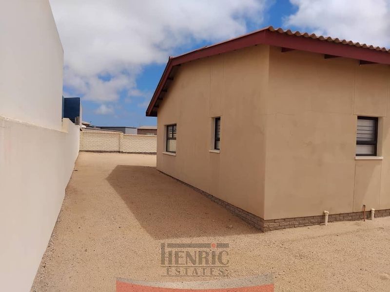 House For Sale in Henties Bay Central - Photo 6