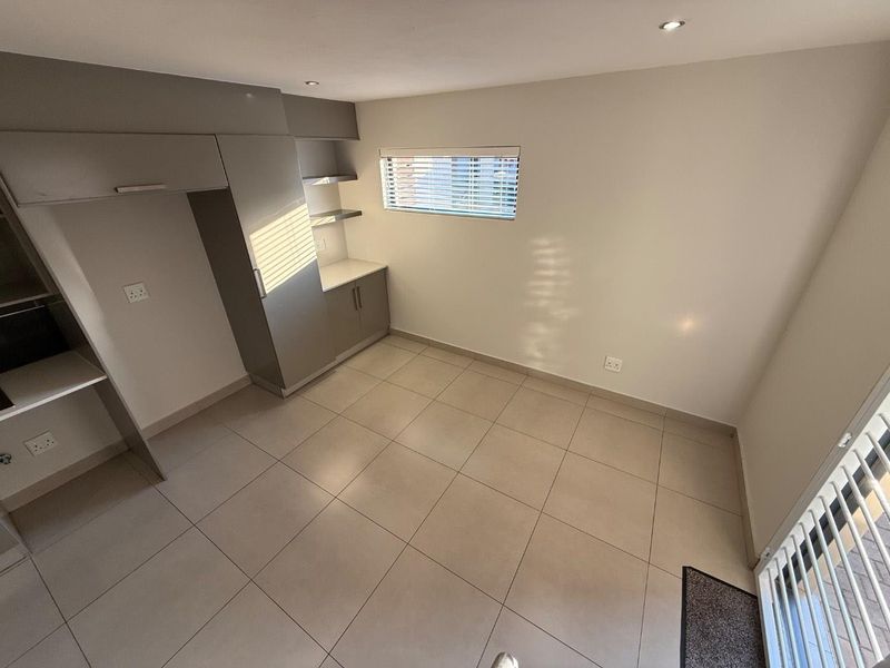 Modern 3 Bedroom Duplex with Small Landscaped Garden in Secure Estate - Photo 8