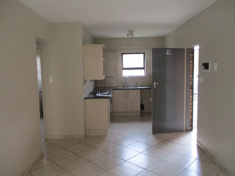 2 BEDROOM FLAT TO RENT IN PHILIP NEL PARK - Photo 7