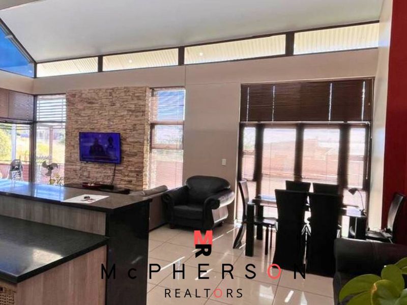 Lovely Family Home For Sale - Photo 3