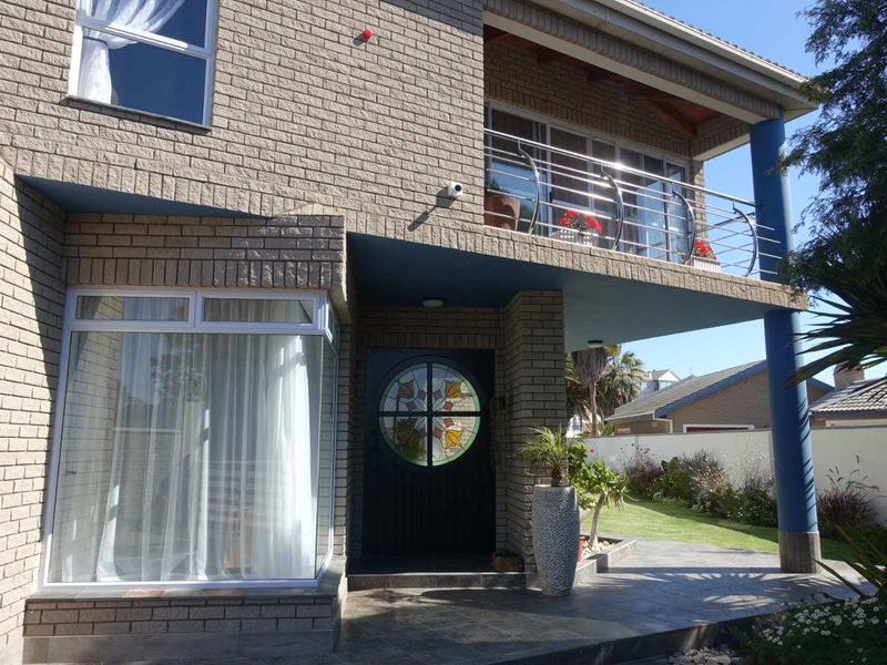 DOUBLE STOREY MENTION IN UPMARKET NEIGHBORHOOD CLOSE TO SEA - Photo 5