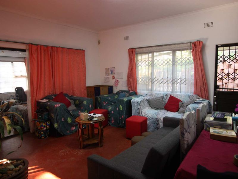 3 Bedroom 2 Bathroom home for rental in Parkhill - Photo 4