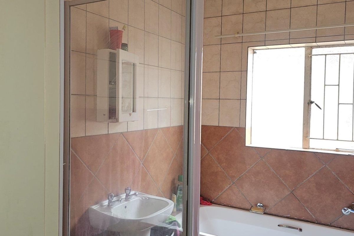 2 bedroom house for sale in Brits Central - Photo 4