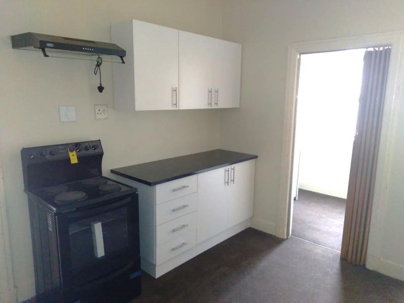 **Charming Private Rooms Available Near Steve Biko Academic Hospital** - Photo 9