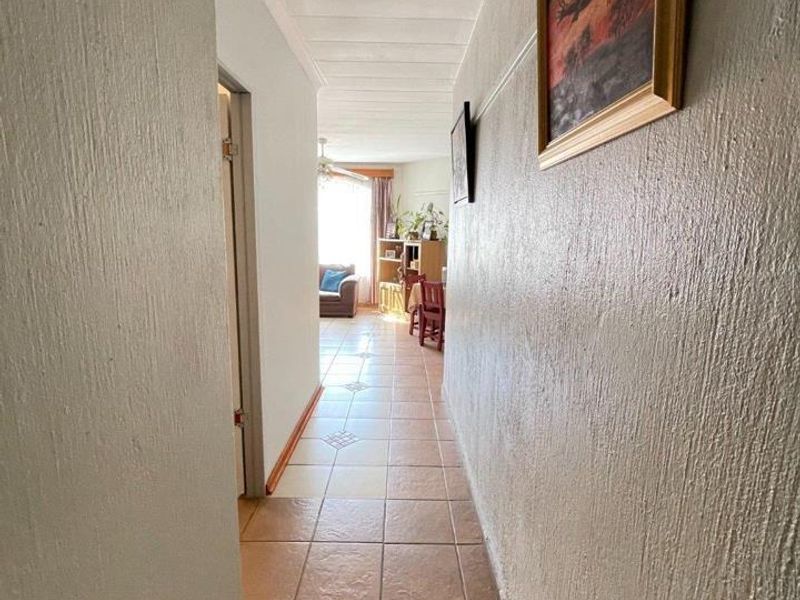 Ground-Floor Comfort in a Secure, Well-Located Complex - Photo 6