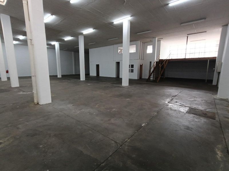 609m2 - Prime Factory / Warehouse To Let – Excellent Location - Photo 9