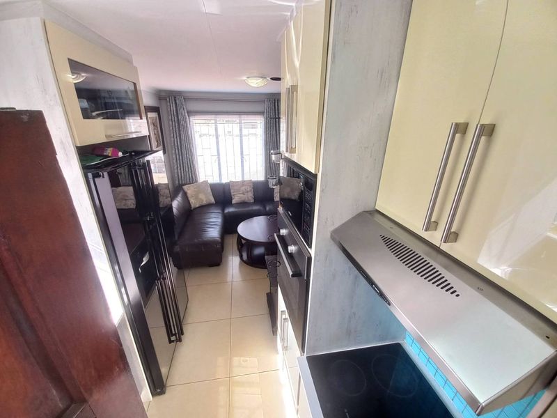 Two bedroom house for sale - Photo 6