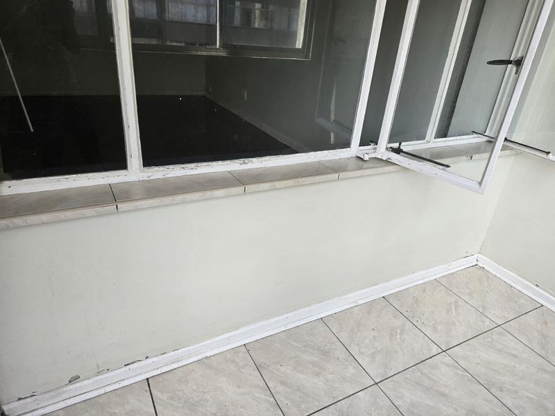 Secure Durban Unit with Parking, Near uShaka Marine World. Two and half bedroom apartment for sale in South Beach! This won't stay!!! - Photo 3