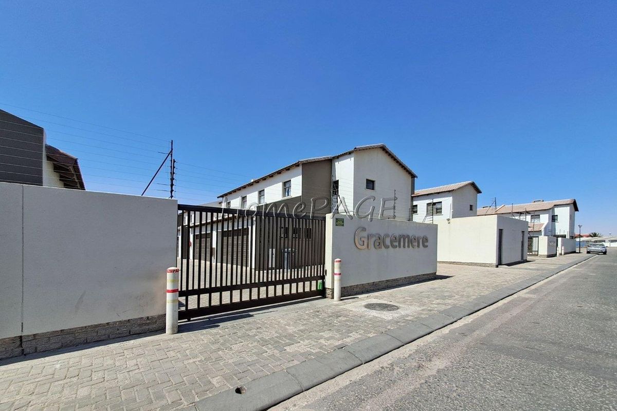 Fairway Estates, Walvis Bay:  2 Bedr Double Storey Unit is for Sale - Photo 2