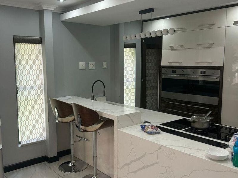 Modern Family Home in Secure Greenstone Hill Estate - Photo 4