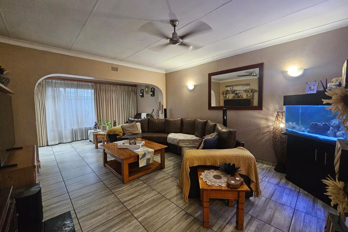 Prestine Family Home for Sale - Photo 2