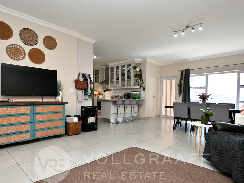 Spacious Three Bedroom Townhouse For Sale in Swakopmund Extension 39 - Photo 8