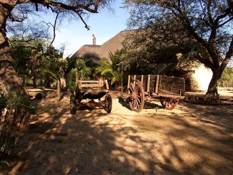 Safari Lodge close to Omaruru 5000 ha - Photo 2