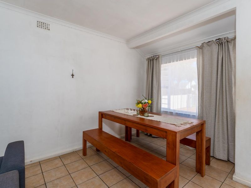 Spacious Family Home with Large Grounds in Montague Gifts, Lotus River - Photo 4