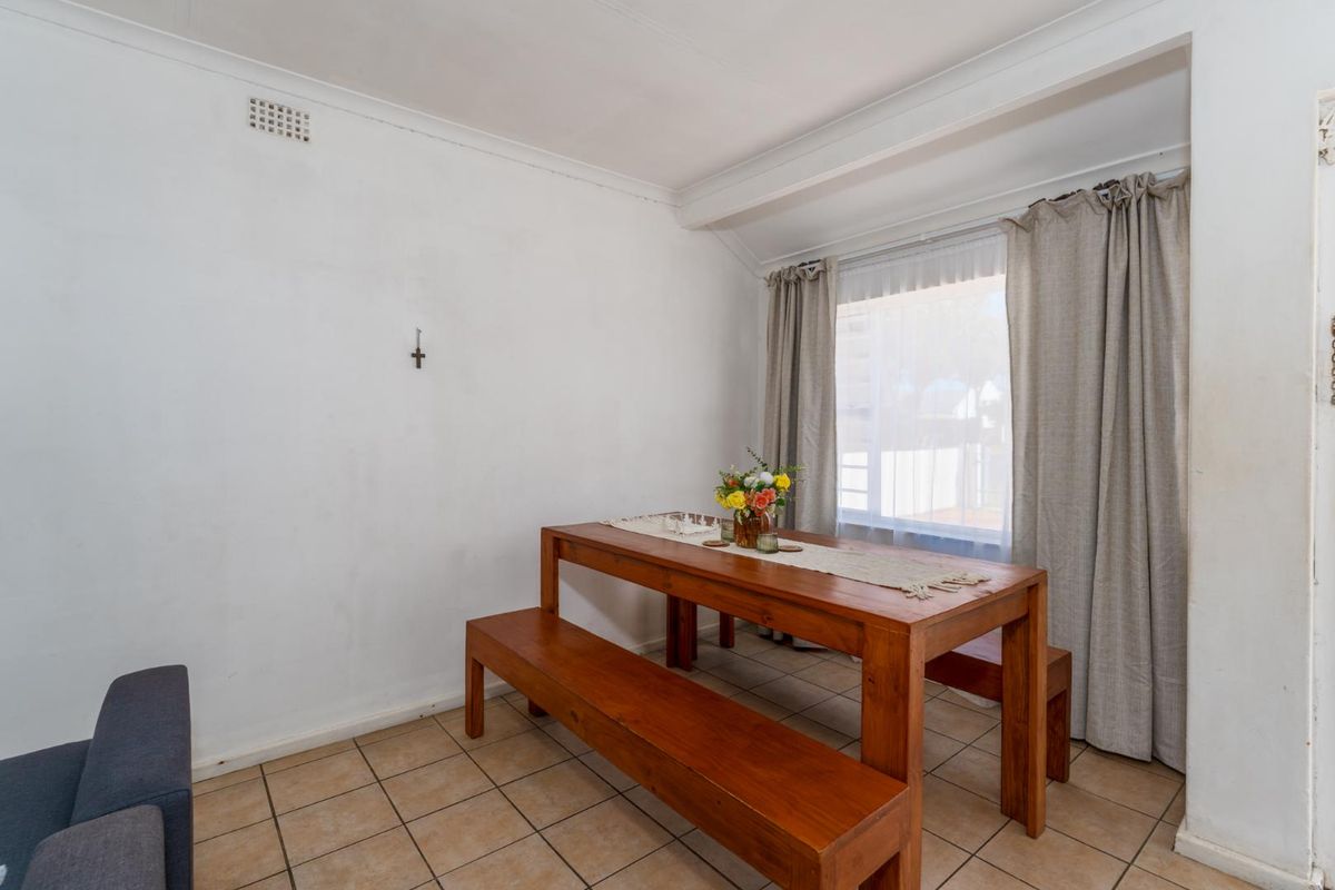 Spacious Family Home with Large Grounds in Montague Gifts, Lotus River - Photo 4