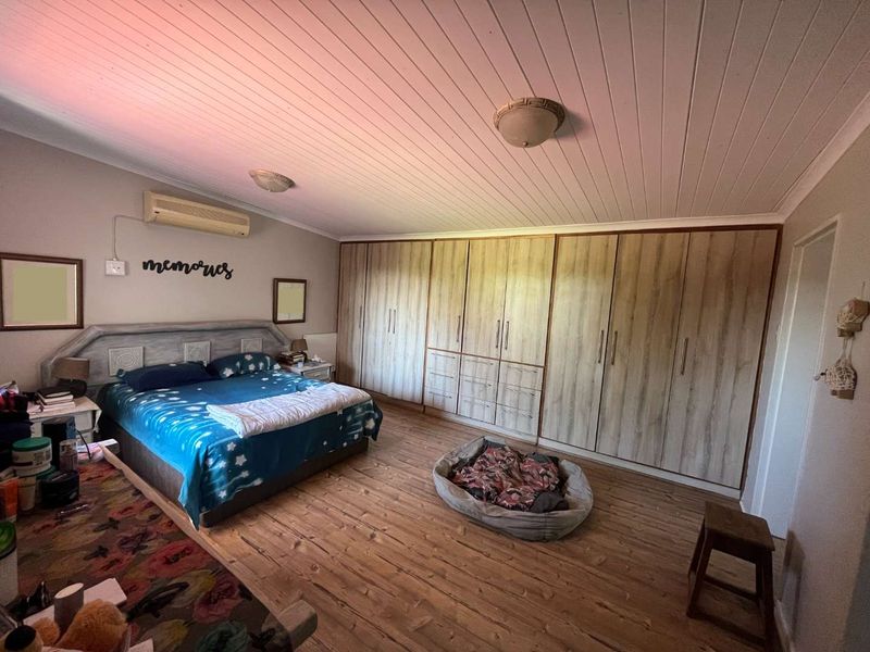 Stunning 3-Bedroom Family Home with 2-Bedroom Flat in a Prime Location - Photo 9