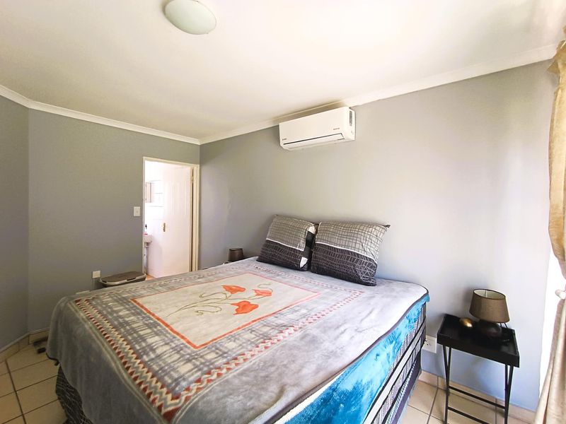 Spacious Townhouse Near Top Schools & UFS - Photo 8