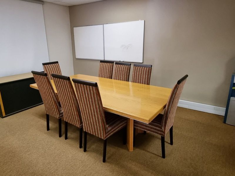 Ground Floor Office in Beautiful Business Park - Photo 2