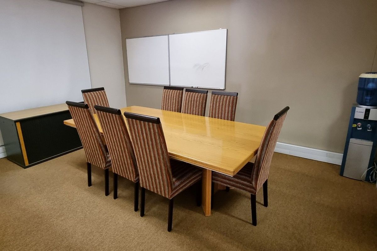 Ground Floor Office in Beautiful Business Park - Photo 2
