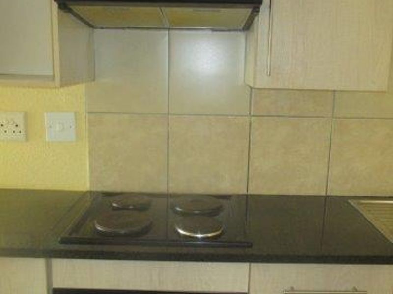 2 BEDROOM FLAT TO RENT IN THE ORCHARDS - Photo 9