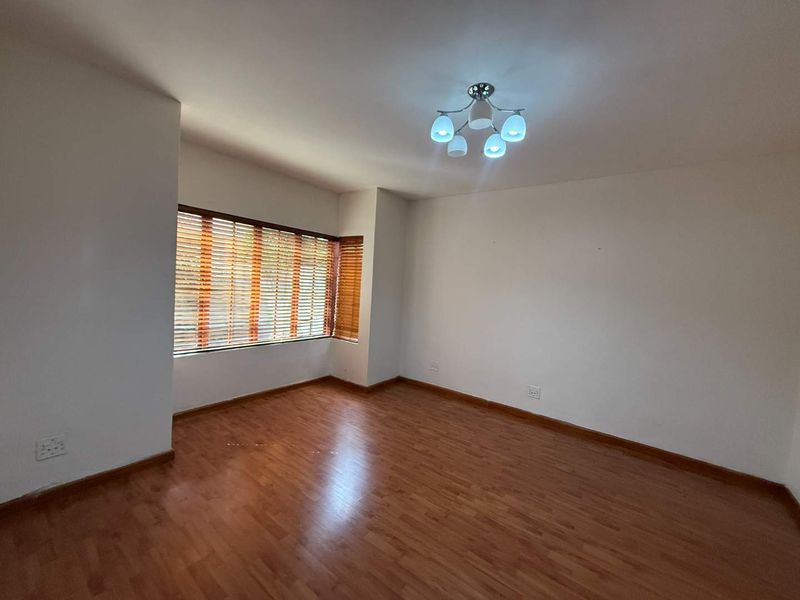 Spacious, Immaculate Duplex Townhouse Bordering Florida Park - Photo 4