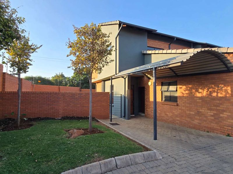 Beautiful and Modern 2 Bedroom Duplex Townhouse in Montana - Photo 2