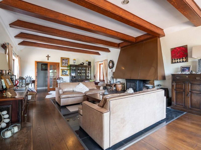 Where grand scale meets uncompromising security — a rare estate sanctuary defined by space, privacy, and timeless care - Photo 6