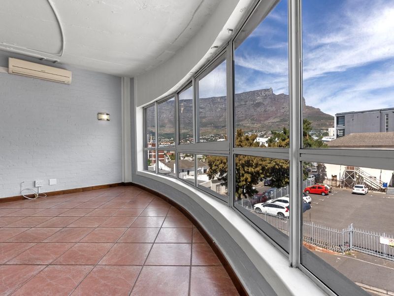 Work, play, live.  On the edge of the City - Photo 4