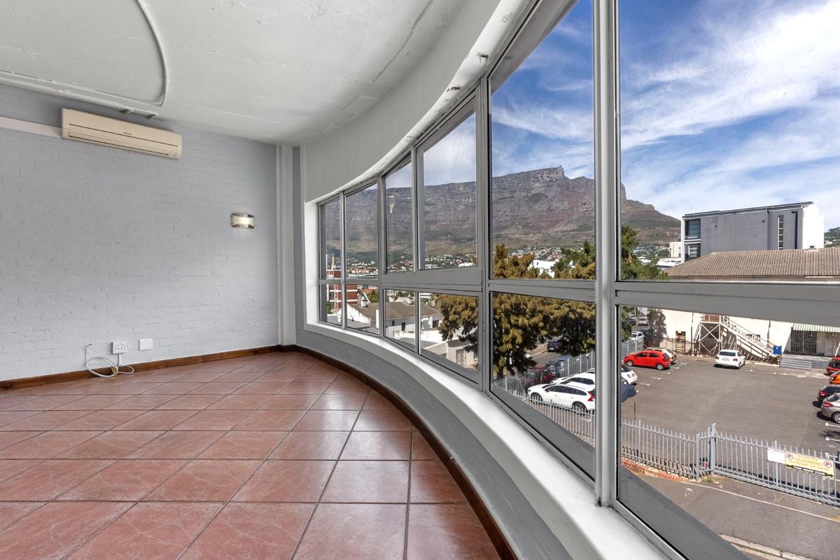 Work, play, live.  On the edge of the City - Photo 4