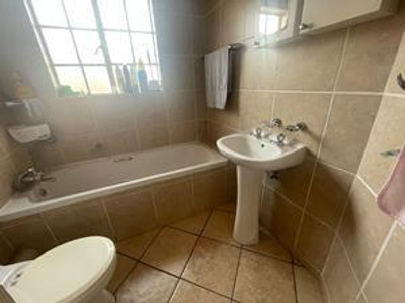 Live Near Top Schools & Shops in This Beautiful Terenure First-Floor Home - Photo 6