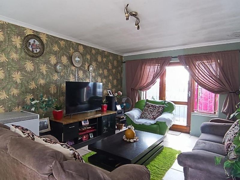 2 bedroom house for sale in Summer Greens - Photo 3