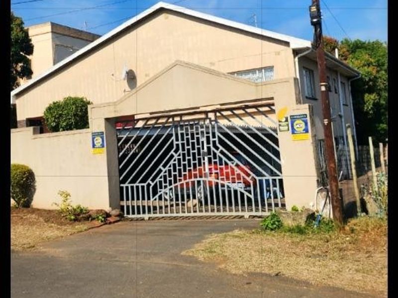 Exceptional Dual Living Opportunity- 2 Freestanding Houses- in the Heart of Clare Estate - Photo 2