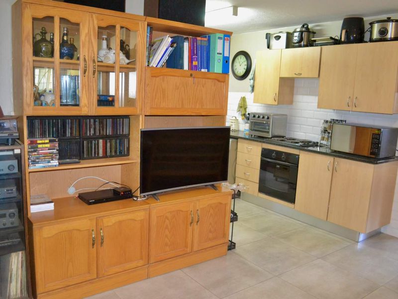 2 Bedroom within the popular The Courts Estate, Olympus / Boardwalk area - Photo 10
