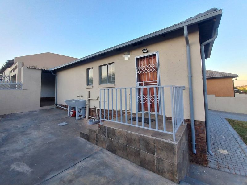 Two bedroom house for sale in Atteridgeville - Photo 3