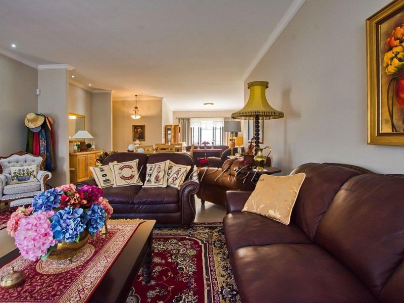 Long Beach ext 2, Walvis Bay:  Very Neat, Spacious Home with Flat is for Sale - Photo 4