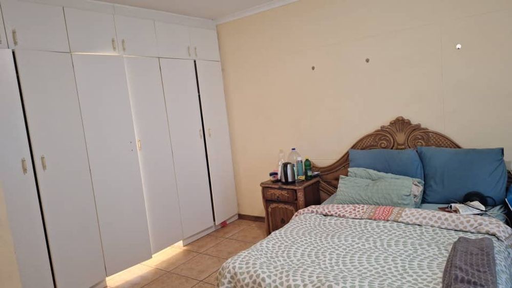 Main bedrooms with owner shower